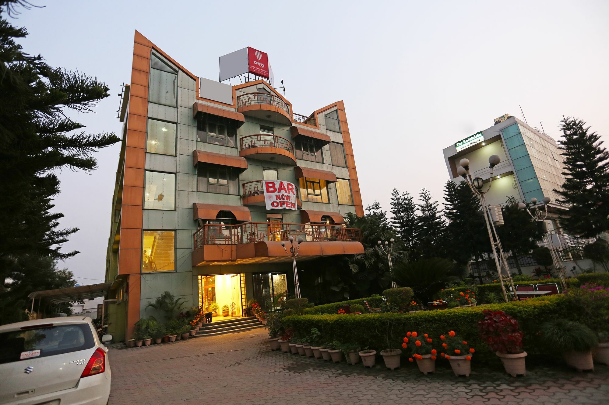 โอโย 10072 โฮเต็ล อมฤต รีเจนซี Hotel เดห์ราดุน ภายนอก รูปภาพ