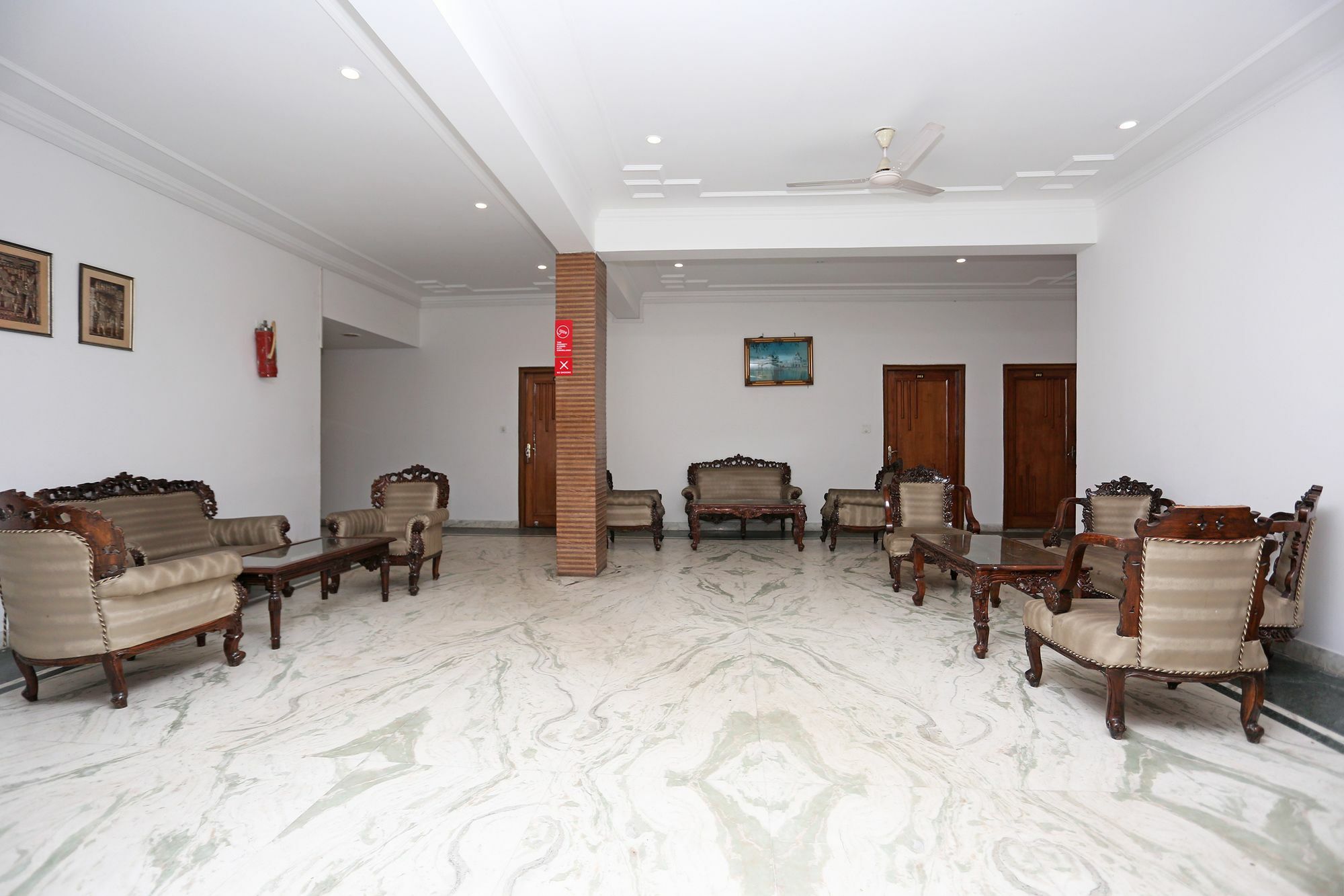 โอโย 10072 โฮเต็ล อมฤต รีเจนซี Hotel เดห์ราดุน ภายนอก รูปภาพ