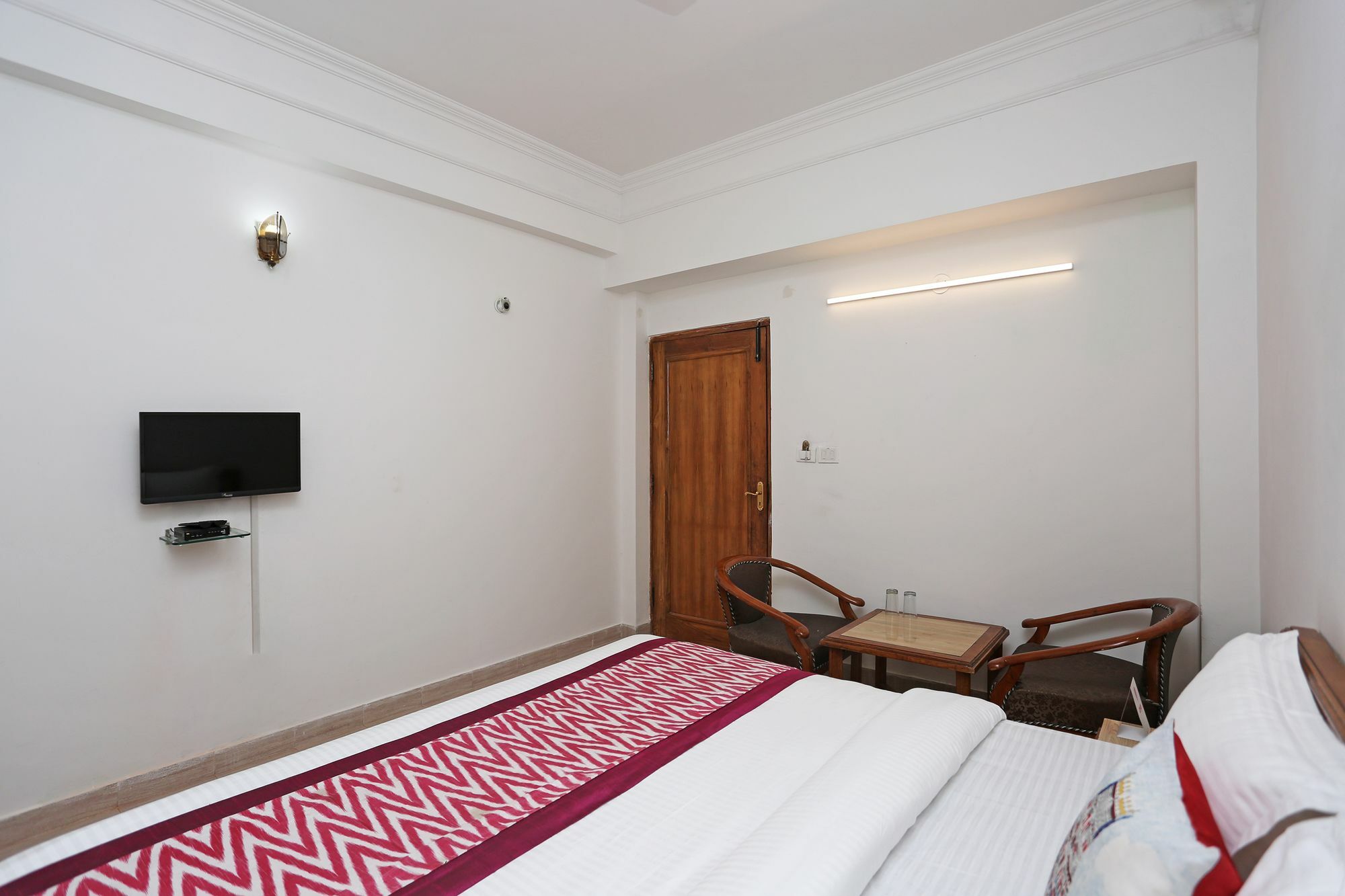 โอโย 10072 โฮเต็ล อมฤต รีเจนซี Hotel เดห์ราดุน ภายนอก รูปภาพ